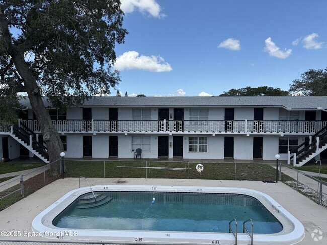 Building Photo - 1440 Parkway Dr Unit 8a Rental