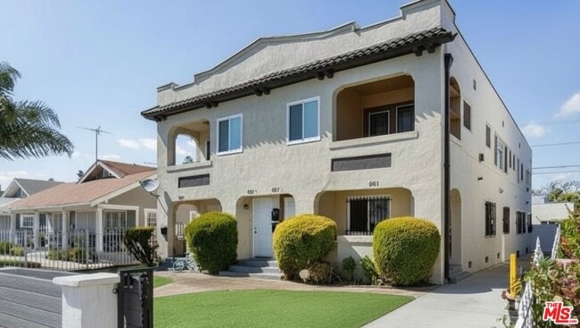 Building Photo - 601 W 49th St