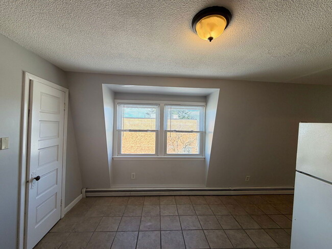 Photo - 682 Beech St Unidad 5