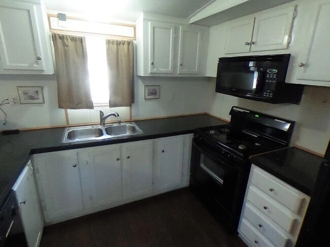 Photo - 204 Royal St