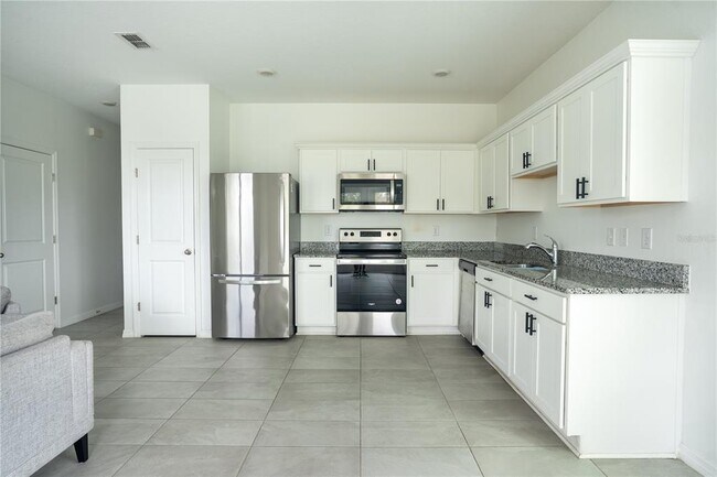 Photo - 445 Madison Dr