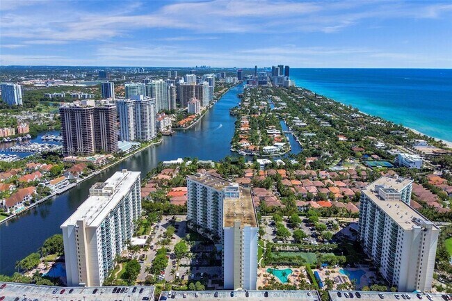 Building Photo - 19380 Collins Ave Unit 718 Rental