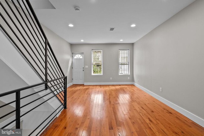 Photo - 2142 N Percy St