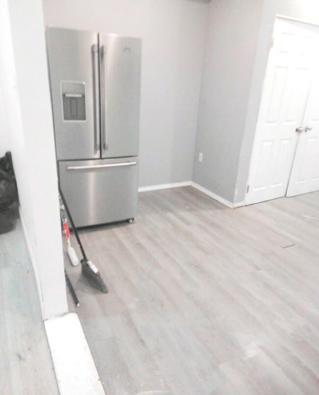 Photo - 623 N 64th St