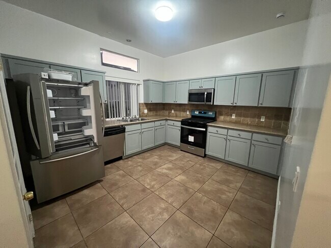 Photo - 10235 Independence Ave