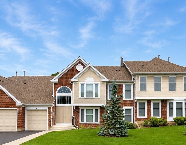 Building Photo - 1891 Fox Run Dr Unit C