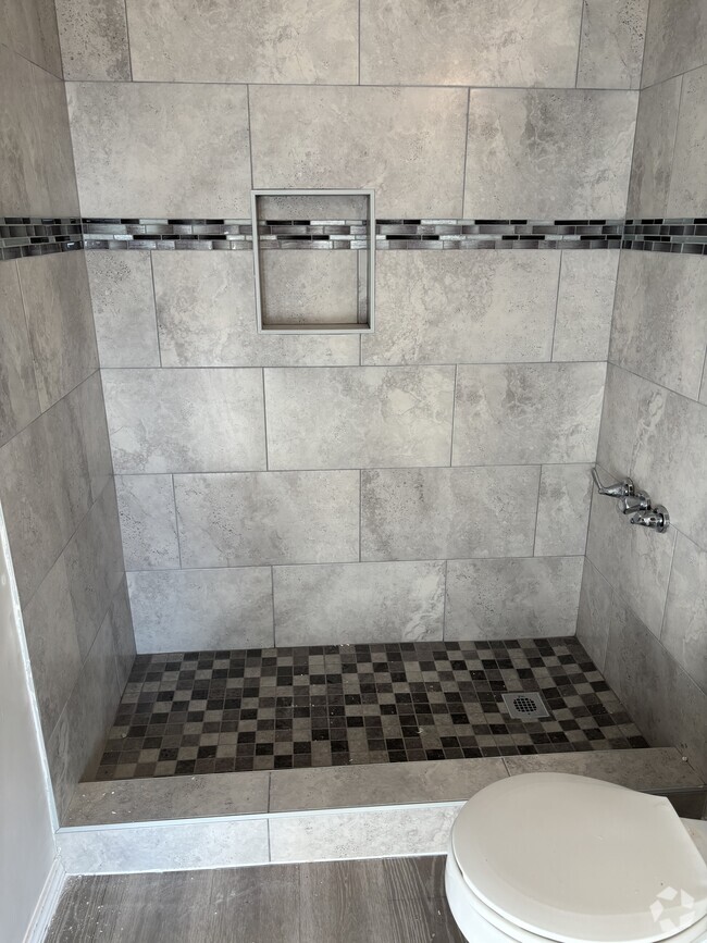 Brand new Luxury shower in the Master Bedroom - 714 Continental Dr Rental