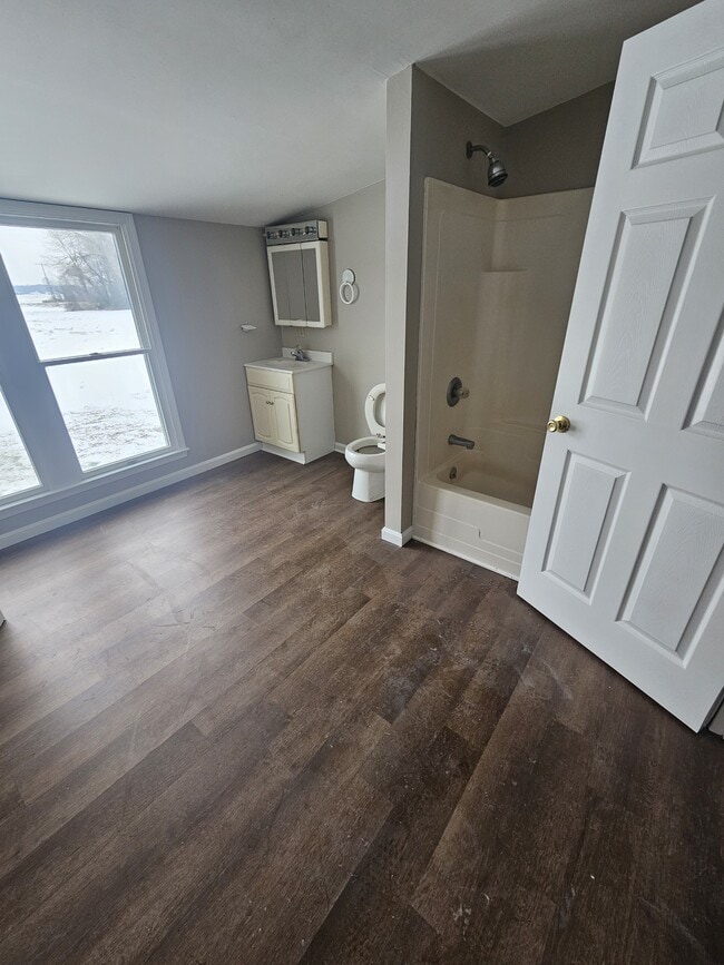 Photo - 152 E Belle St