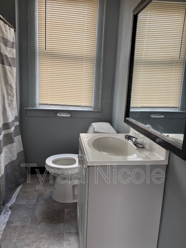 Photo - 7424 Wykes St