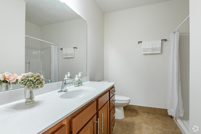 2 BR, 2BA - 1,359SF