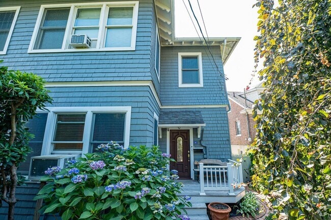 Building Photo - 107 Bayview Ave Rental