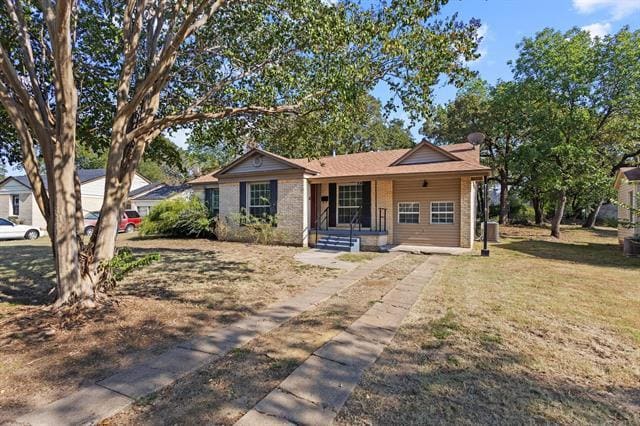 Building Photo - 82 Vaughn Dr