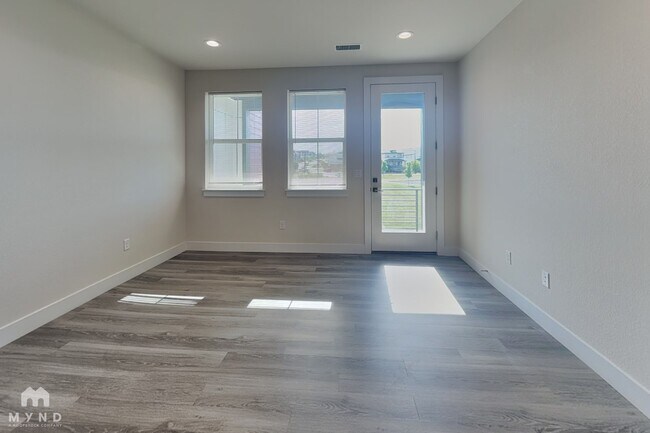 Photo - 10328 Milwaukee Cir