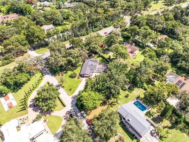 Photo - 820 De La Bosque