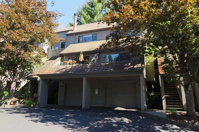 Building Photo - Secluded Lake Oswego Condo at Mountainside...