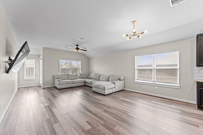 Building Photo - 31502 Kailua Dr