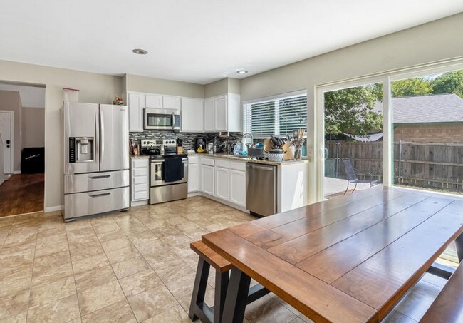 Photo - 2500 Fallcreek St