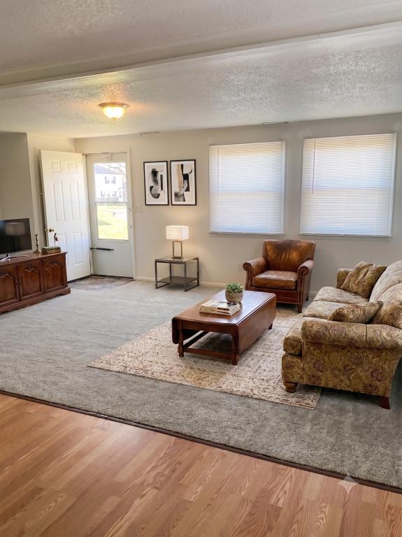 Photo - 710 Briar Manor
