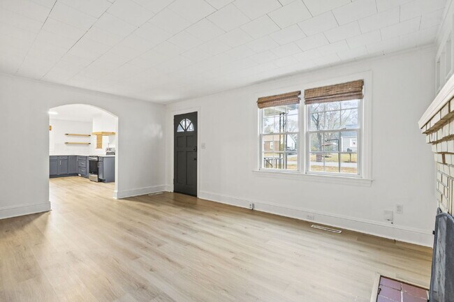 Photo - Nicely maintained 3 Bed, 1 Bath Single-Level Home with Bonus Sunroom