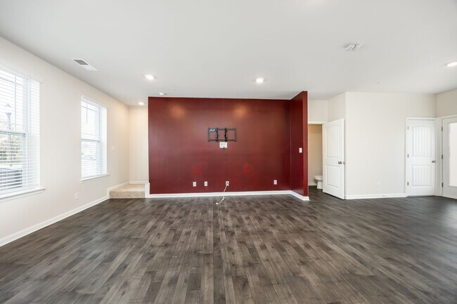 Photo - 317 Stream Valley Ct