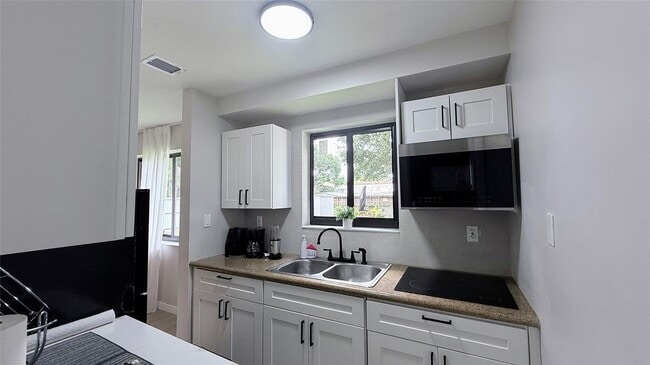 Photo - 433 NW 15th Way