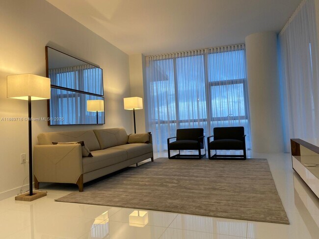 Photo - 851 NE 1st Ave Unidad 2501