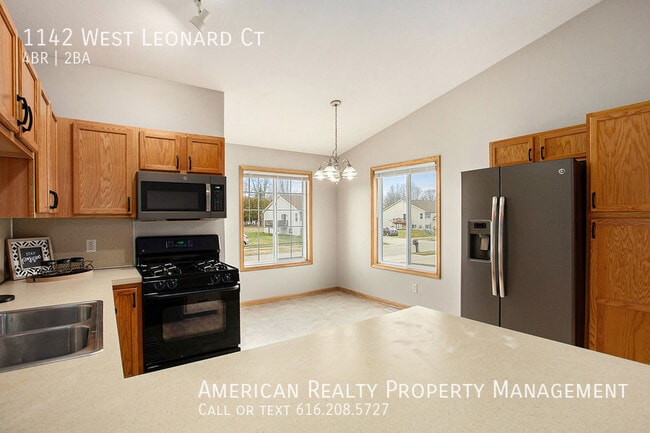 Photo - 1142 W Leonard Ct