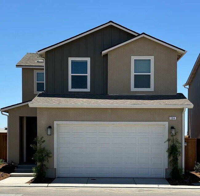 Building Photo - Beautiful 3-Bed, 2.5-Bath in Tesoro Viejo