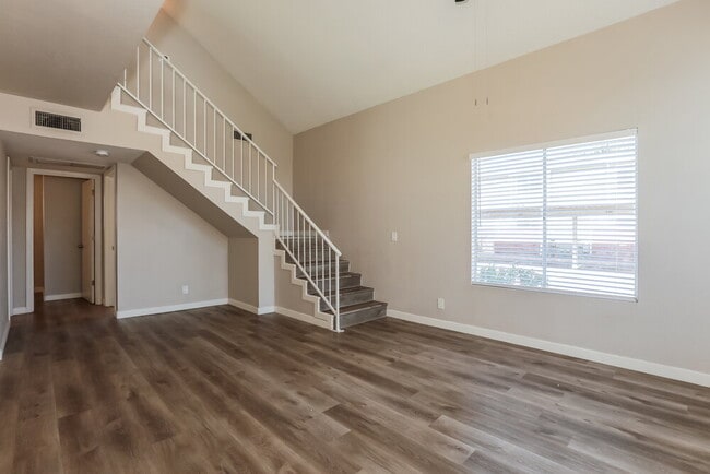 235 N 22nd Pl