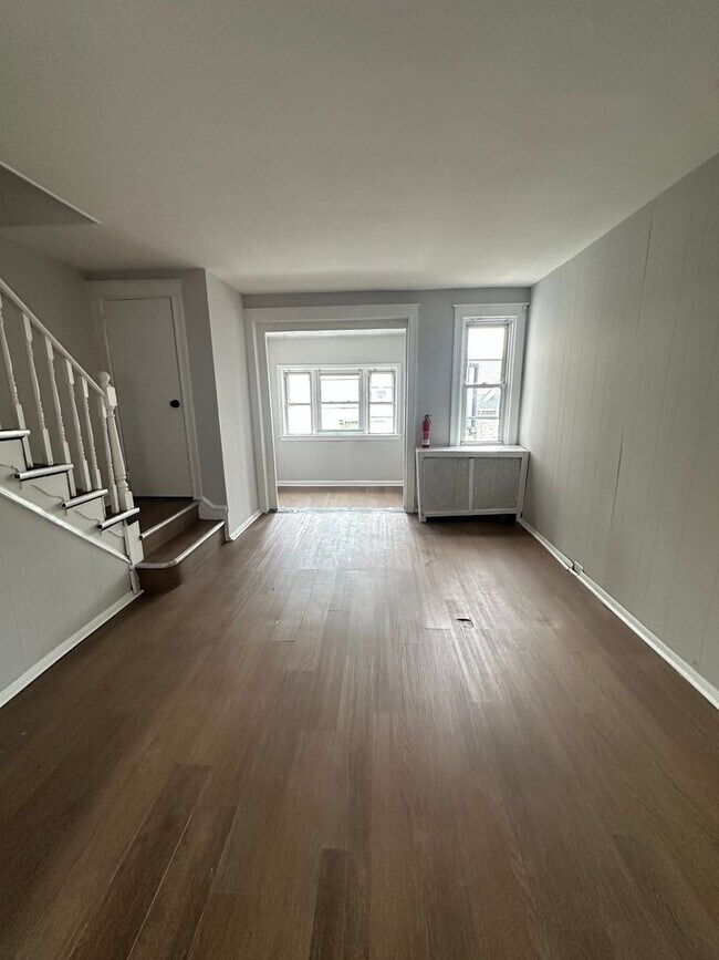 Photo - 420 Woodcliffe Rd