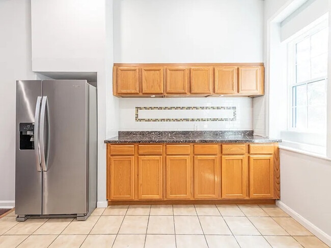 Photo - 951 N 6th St