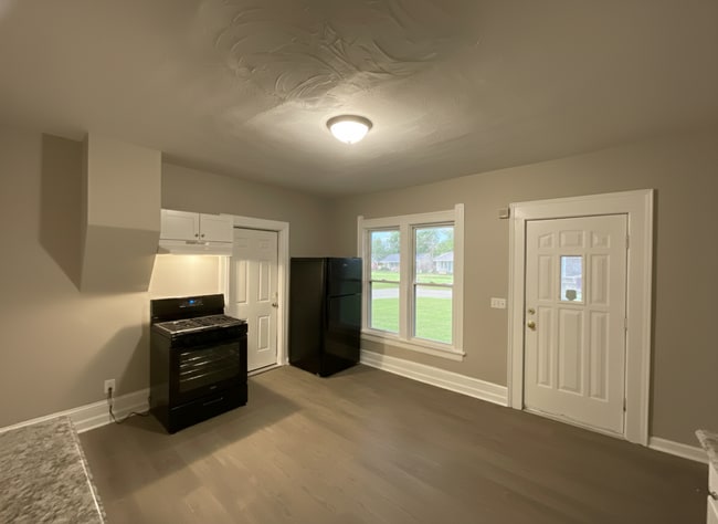 Photo - 1155 W 9th St Unit 1155 West 9th Street - Down