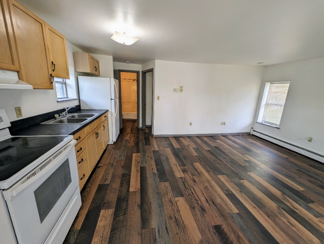 Building Photo - 200 S River Ave Rental