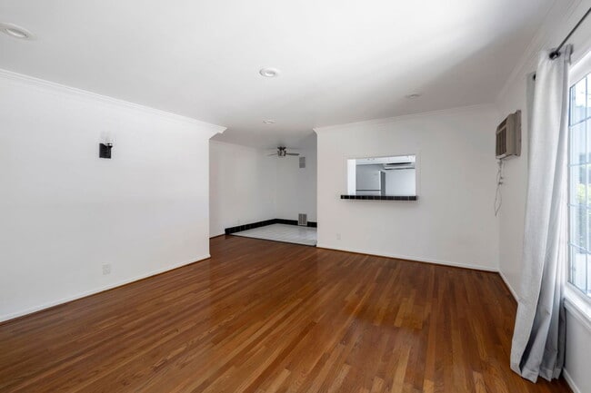 Photo - 1008 N Stanley Ave Unit 1