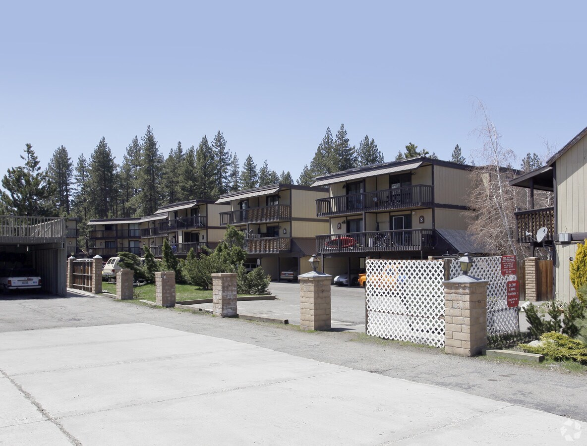 Photo - Stanford Square Apartments