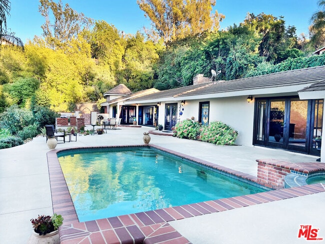 Photo - 12751 Mulholland Dr