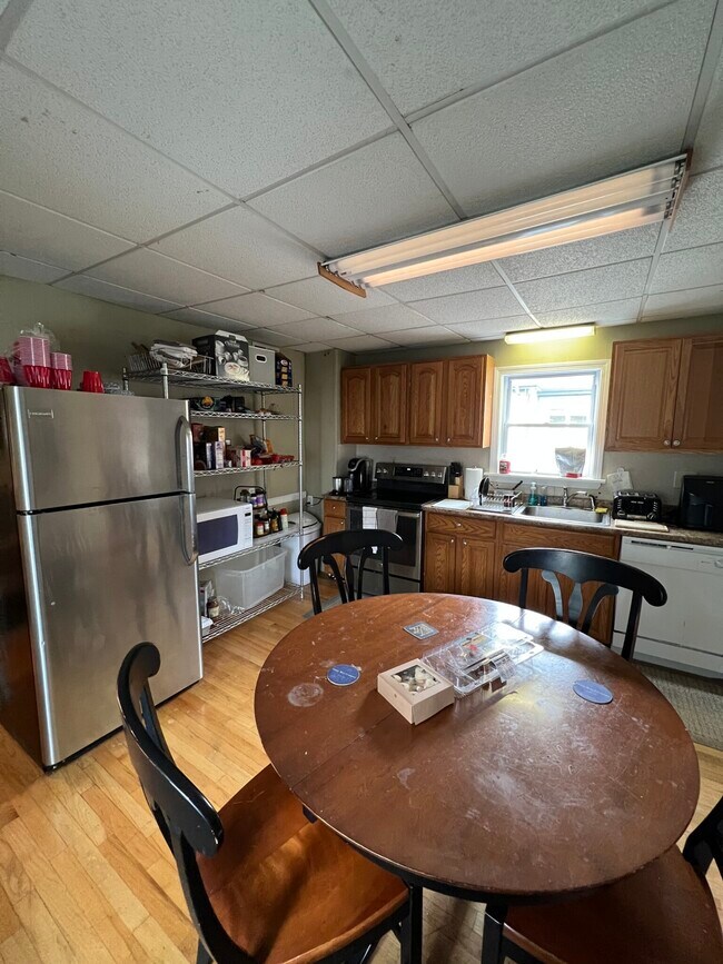 Photo - 735 Somerville Ave Unit 3