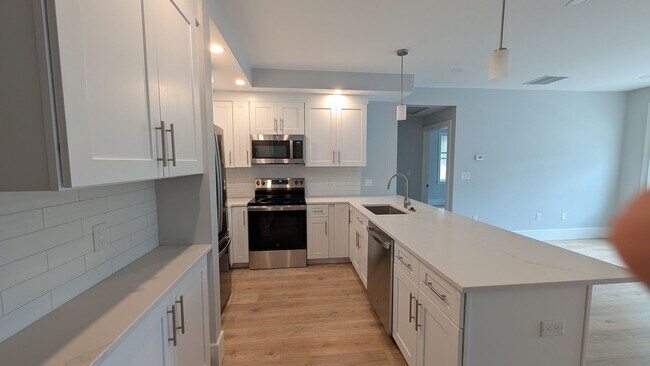 Photo - 128 Kenrick St