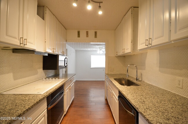 Photo - 2705 Southside Blvd