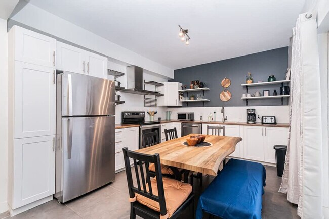 Photo - 4010 Rue Hochelaga Unit SI ID1543112P