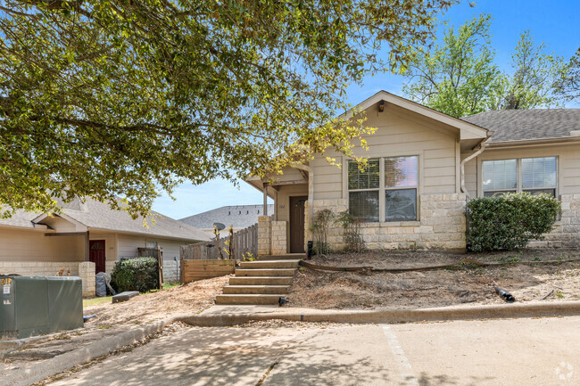 Building Photo - 102 Sendero Dr Unit 102 Rental