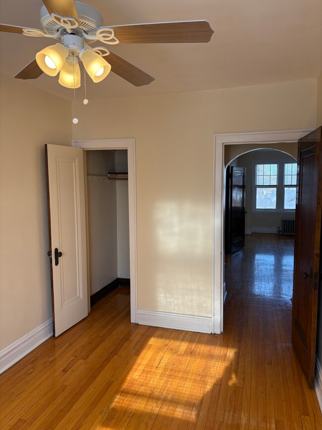 Photo - 33rd & Ridgeland Ave