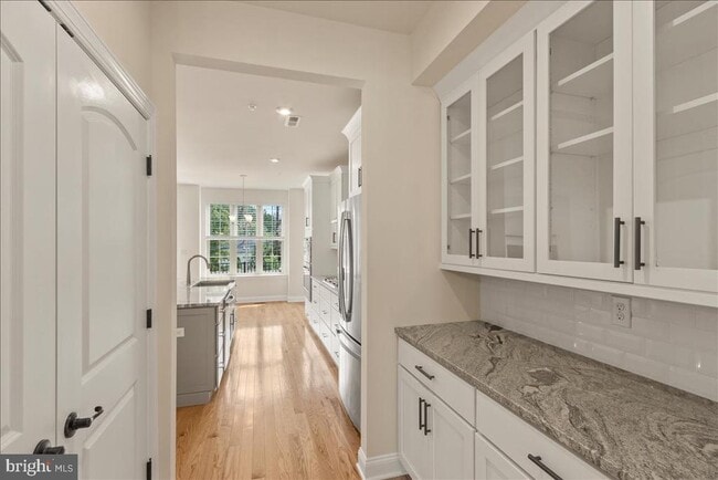 Photo - 264 W Ashland St