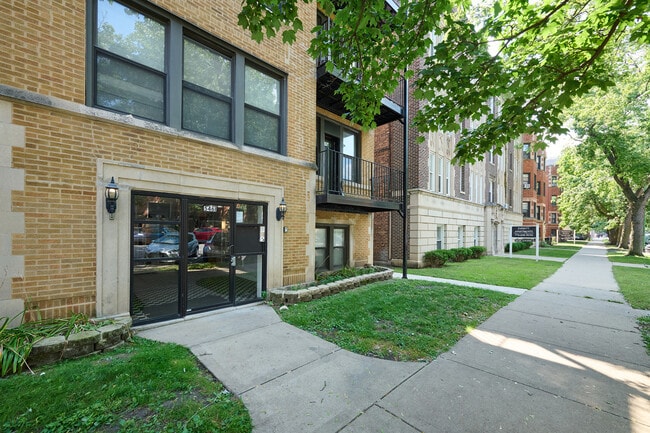 Building Photo - 5461 S Everett Ave Unit 1A Rental