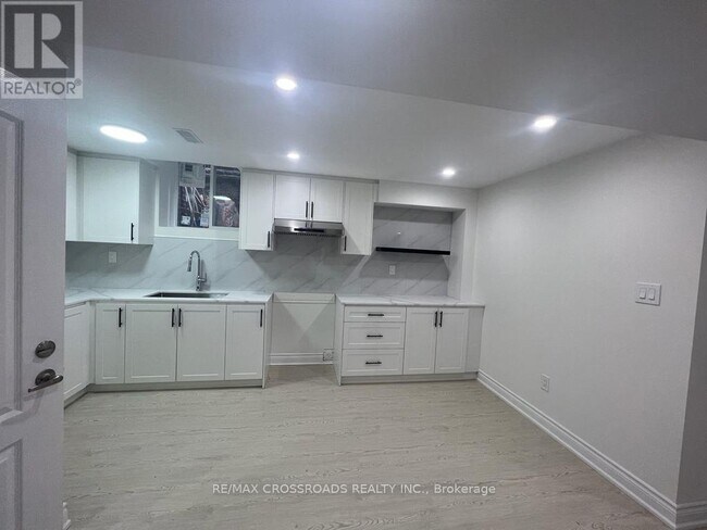 Photo - 4 Gillett Dr
