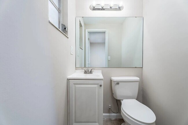 Photo - 385 Dunwoodie Rd