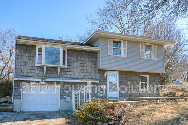 Building Photo - 8101 NE Tullis Dr Rental