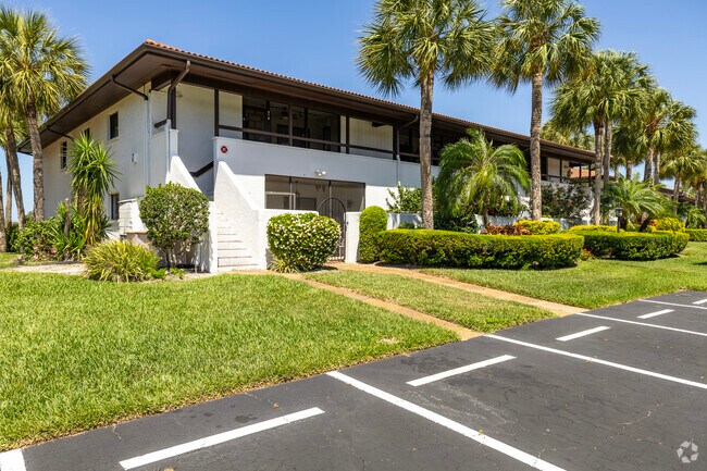 Photo - Valencia Gardens Apartments
