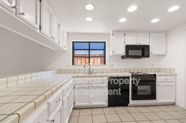 445 W Deerwood Ln