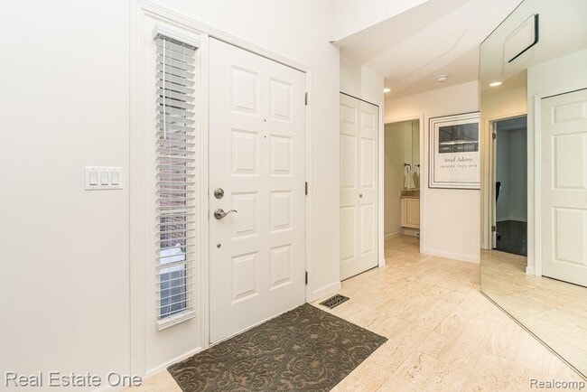 Photo - 7086 Danbrooke Ct